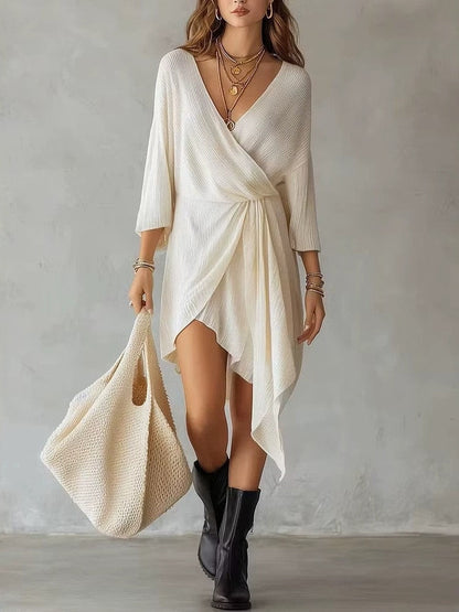 Mini-robe asymétrique en maille côtelée crème avec cache-cœur