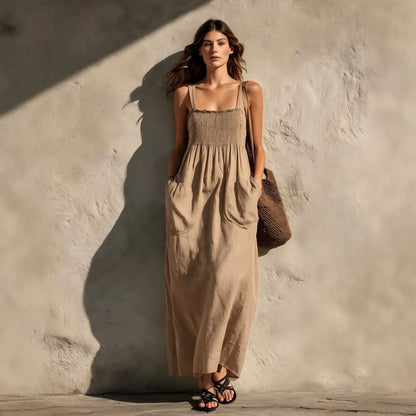 Robe longue smockée à encolure carrée et bretelles fines en mélange de lin avec poches