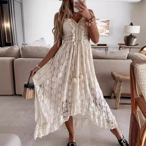 Robe longue asymétrique fluide à fines bretelles et dentelle festonnée