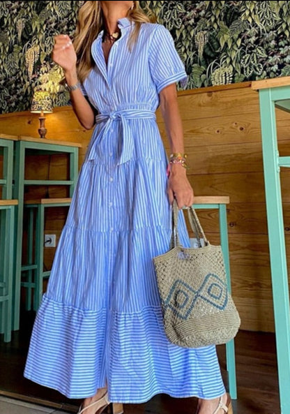 Robe longue ample à manches courtes et imprimé rayé tendance