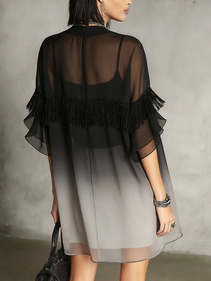 Robe courte noire ombrée, transparente, à franges vaporeuses