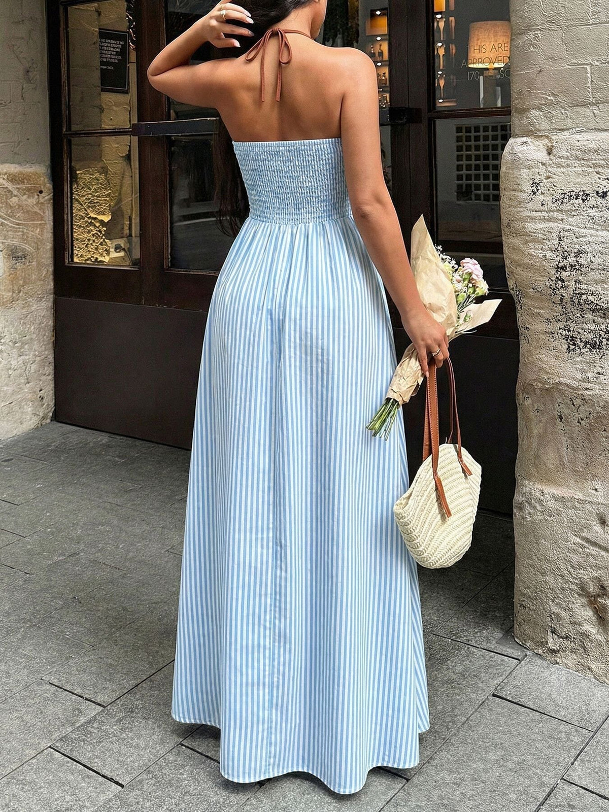 Longue robe rayée à col halter