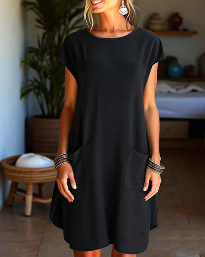 Short-sleeved, round-neck dress with pocket detail