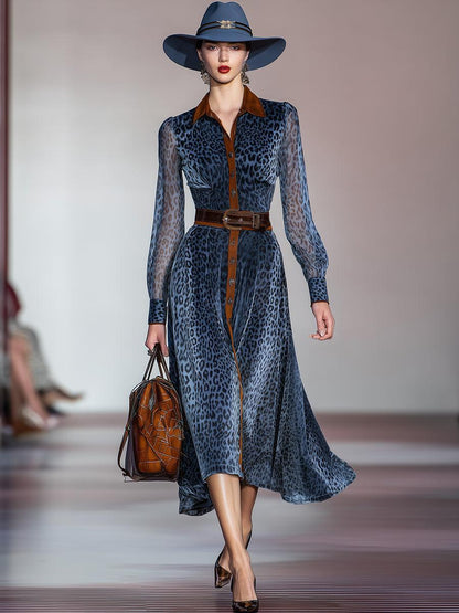 Robe midi bleue à manches longues imprimé léopard