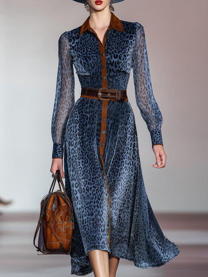 Robe midi bleue à manches longues imprimé léopard