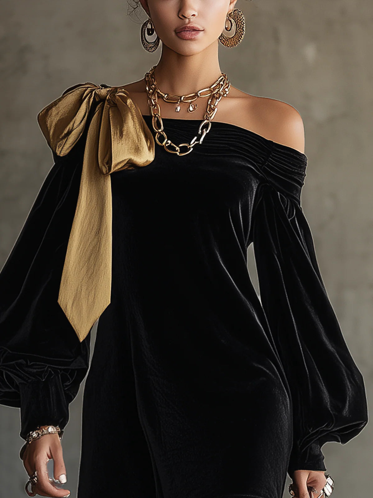 MINI ROBE EN VELOURS AVEC NŒUD DORÉ