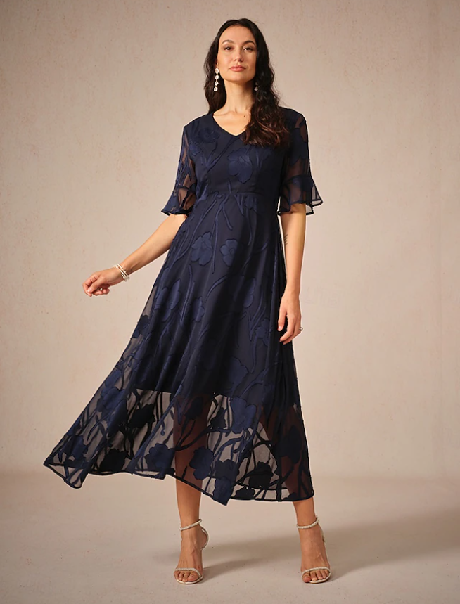 Robe florale col V à manches transparentes