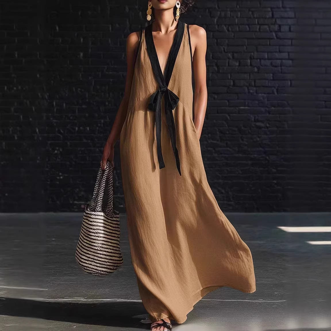 Robe longue sans manches col en V à imprimé bohème noir et blanc