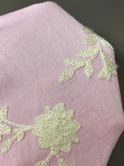 Chemise à manches longues boutonnée à motifs floraux