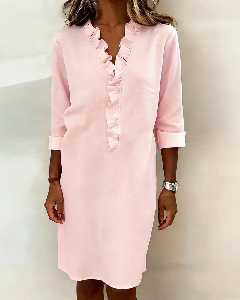 Robe unie à col en V et volants