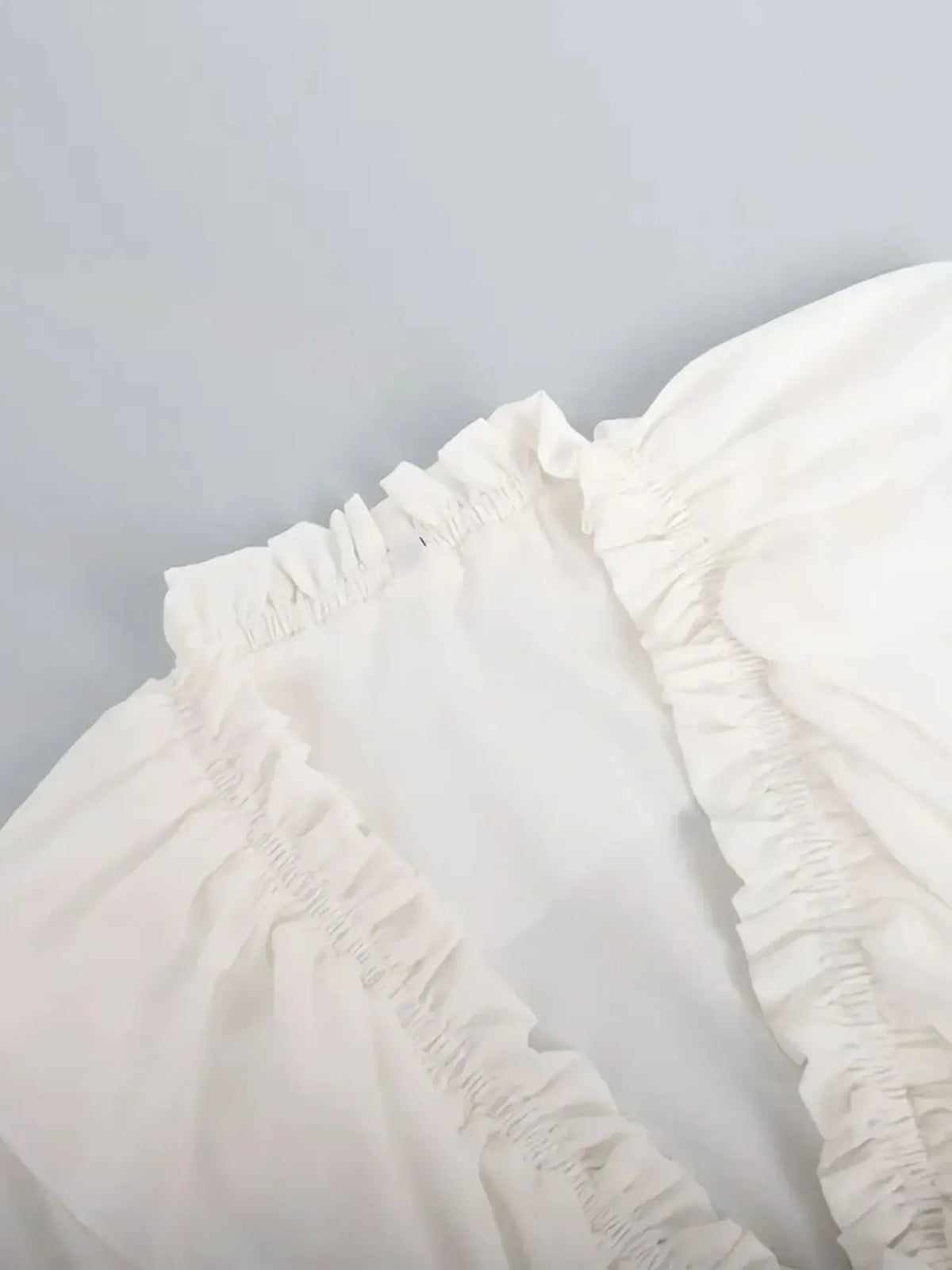 Robe mini à manches à volants froncés