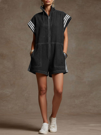 Loose striped sleeveless stand-up collar jumpsuit with zipper, drawstring pockets, contrasting colors and slit assemblies