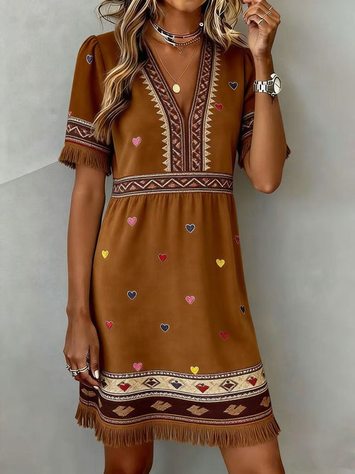 Robe confortable marron à imprimé cœurs et col en V