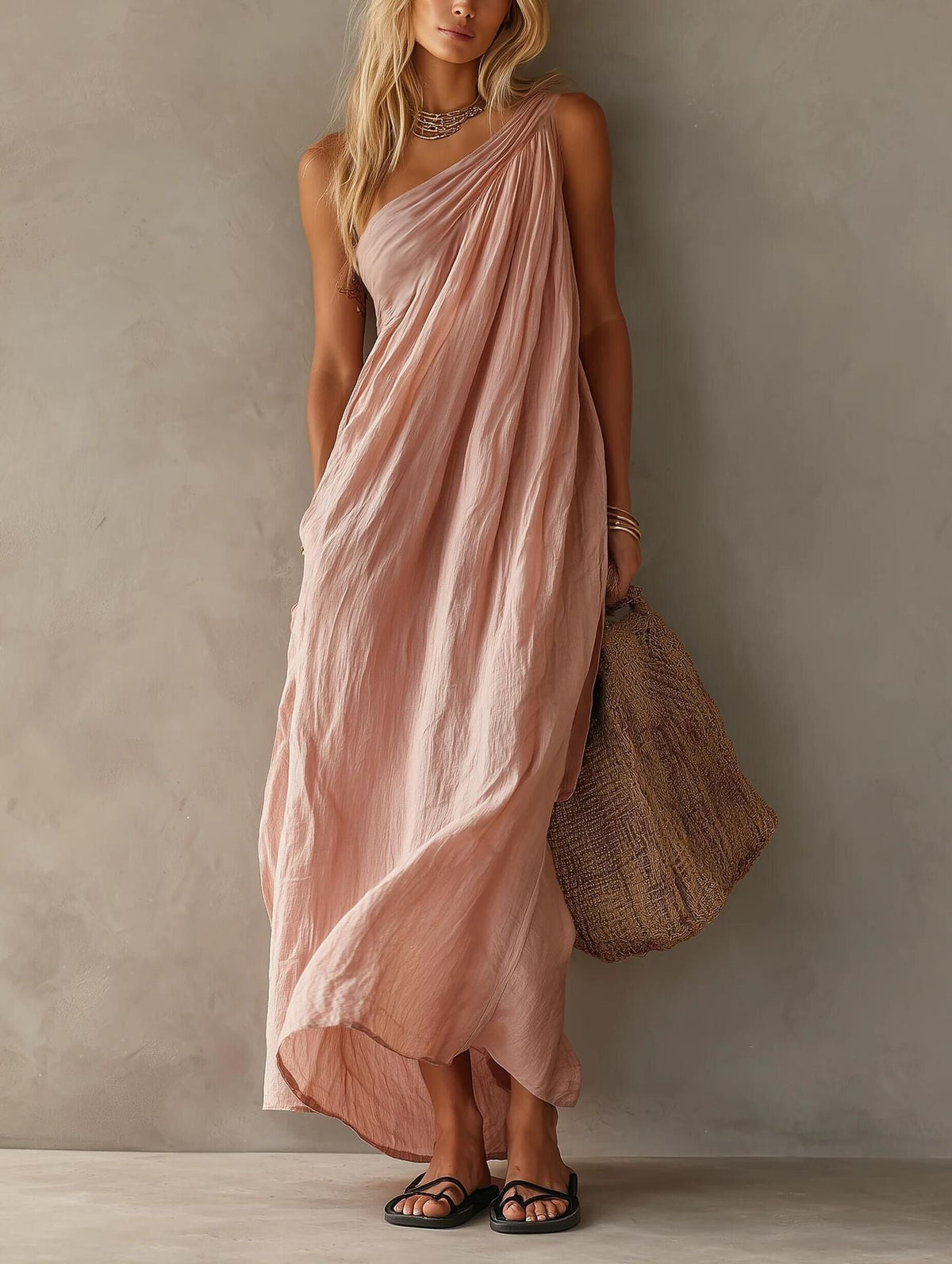 Robe longue en lin drapée à une épaule rose poudré