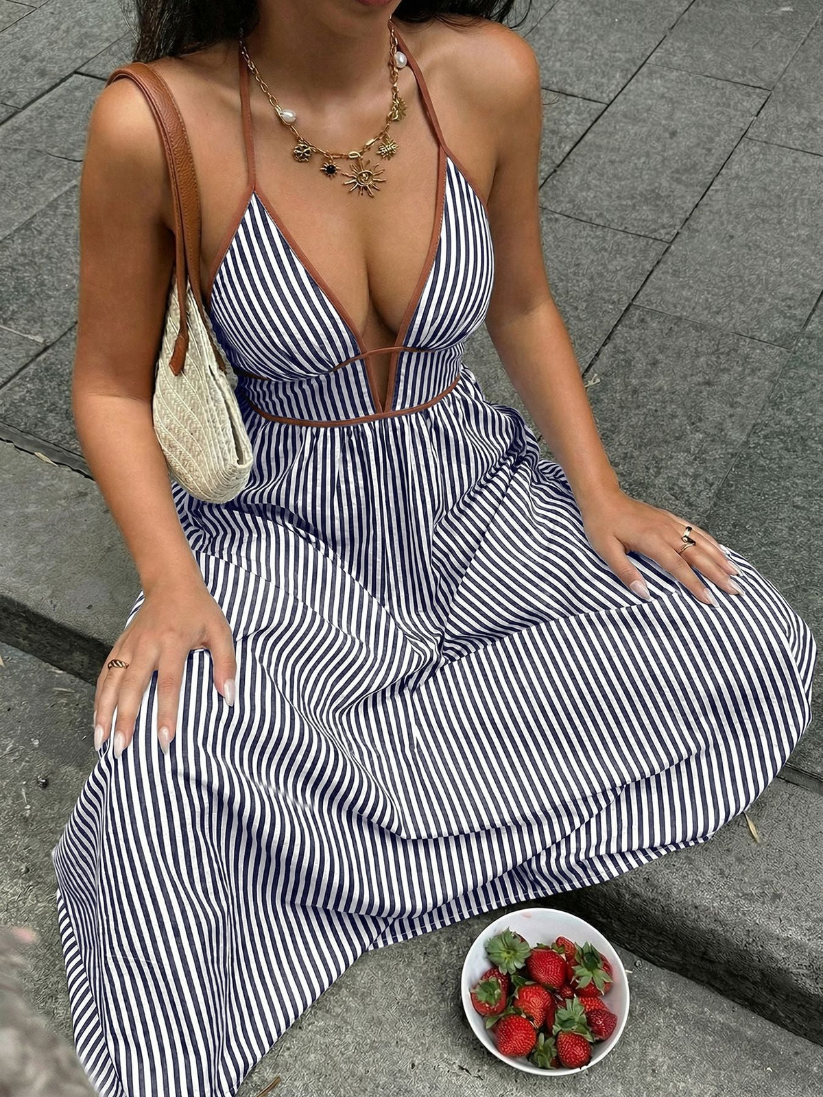 Longue robe rayée à col halter