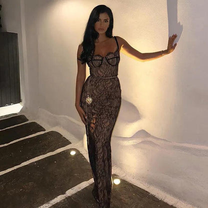 Ravissante robe longue noire dos nu en dentelle