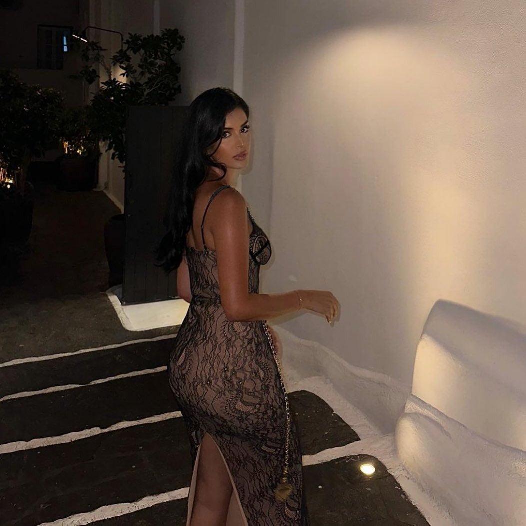 Ravissante robe longue noire dos nu en dentelle